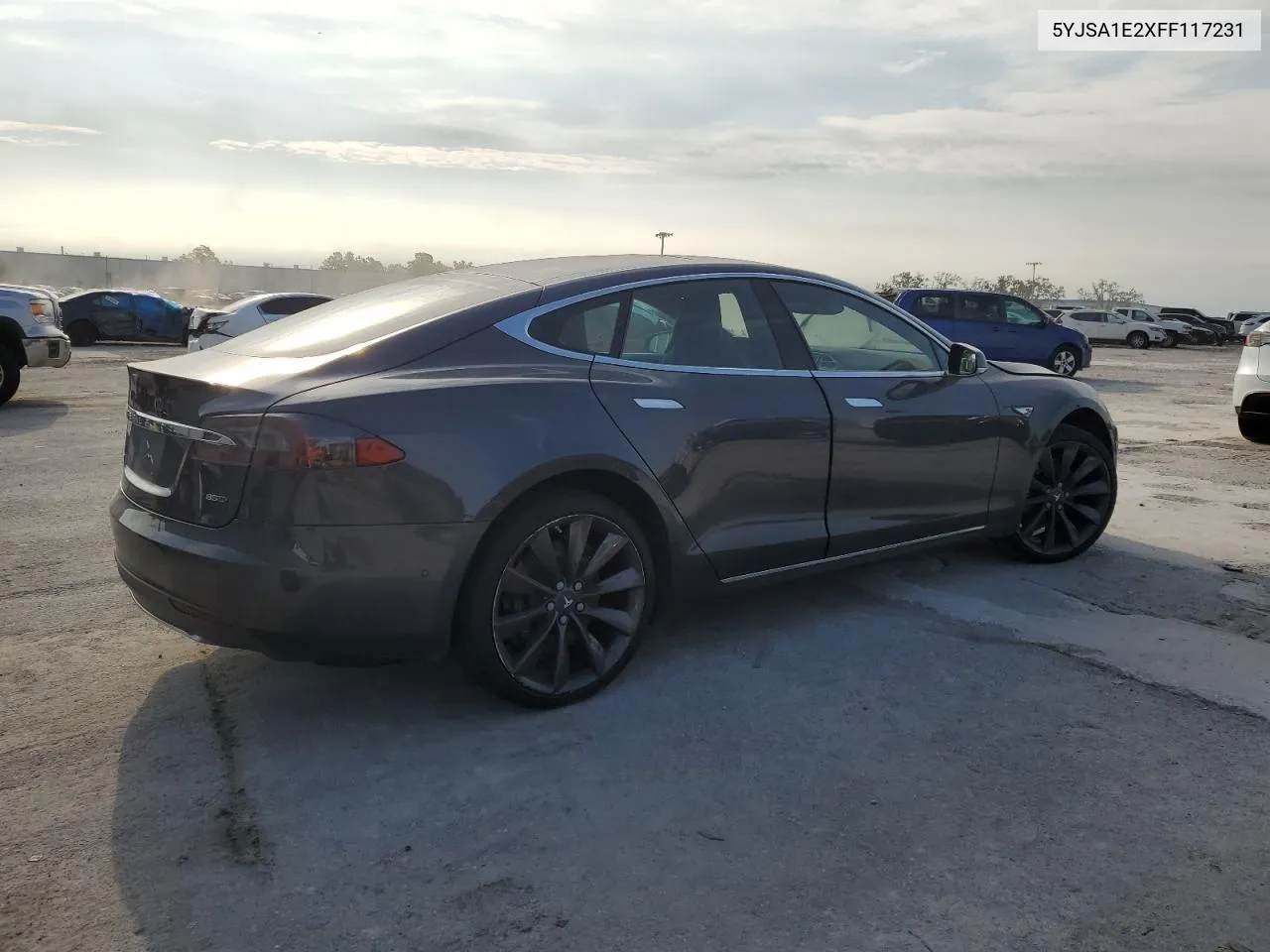 2015 Tesla Model S VIN: 5YJSA1E2XFF117231 Lot: 74992934