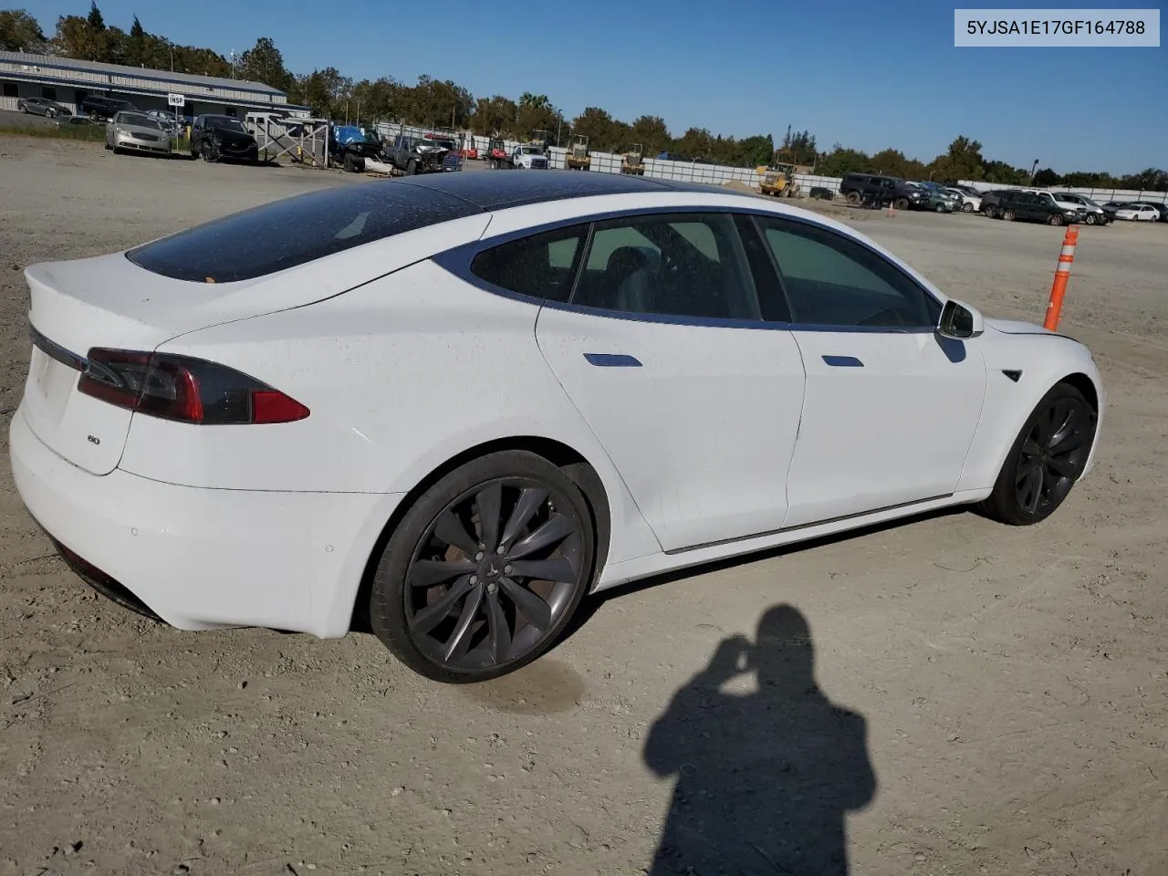 2016 Tesla Model S VIN: 5YJSA1E17GF164788 Lot: 75565904