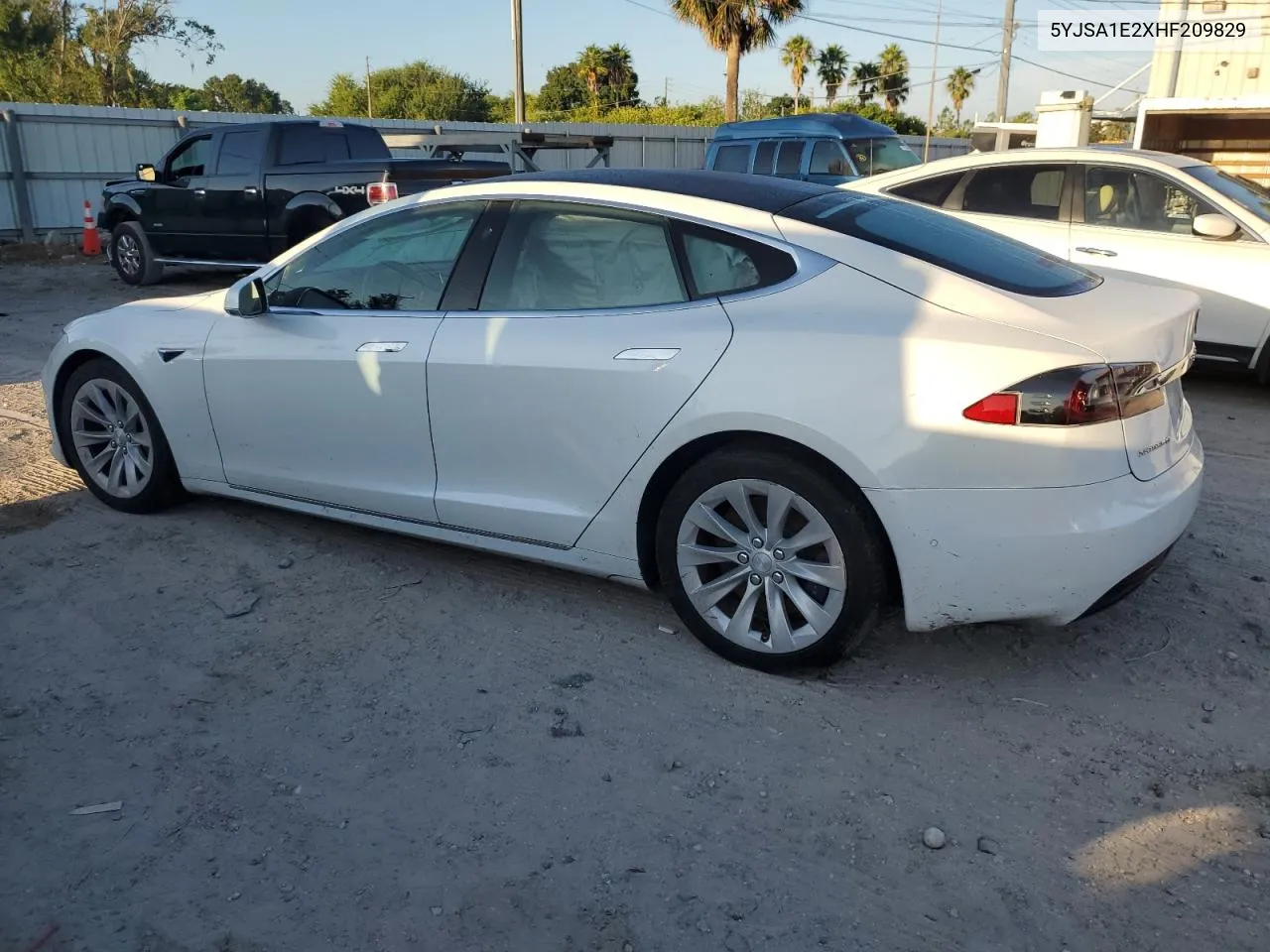 5YJSA1E2XHF209829 2017 Tesla Model S