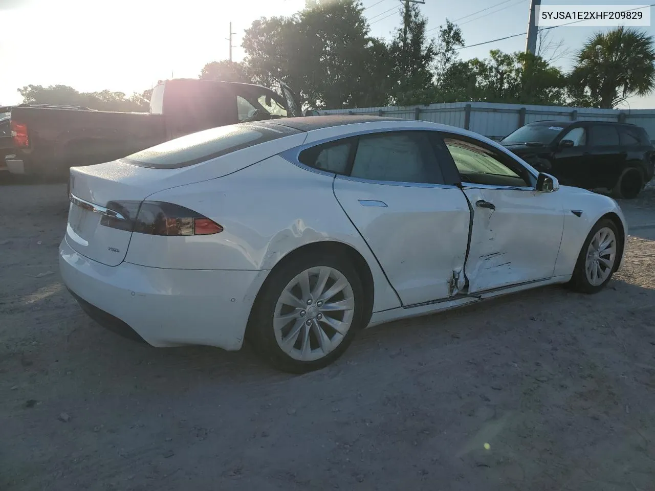 2017 Tesla Model S VIN: 5YJSA1E2XHF209829 Lot: 72837464