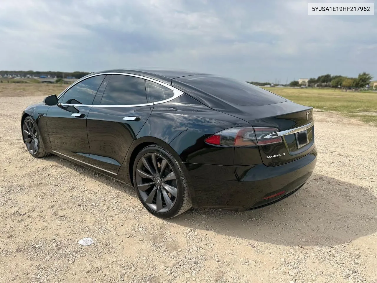 2017 Tesla Model S VIN: 5YJSA1E19HF217962 Lot: 76070174