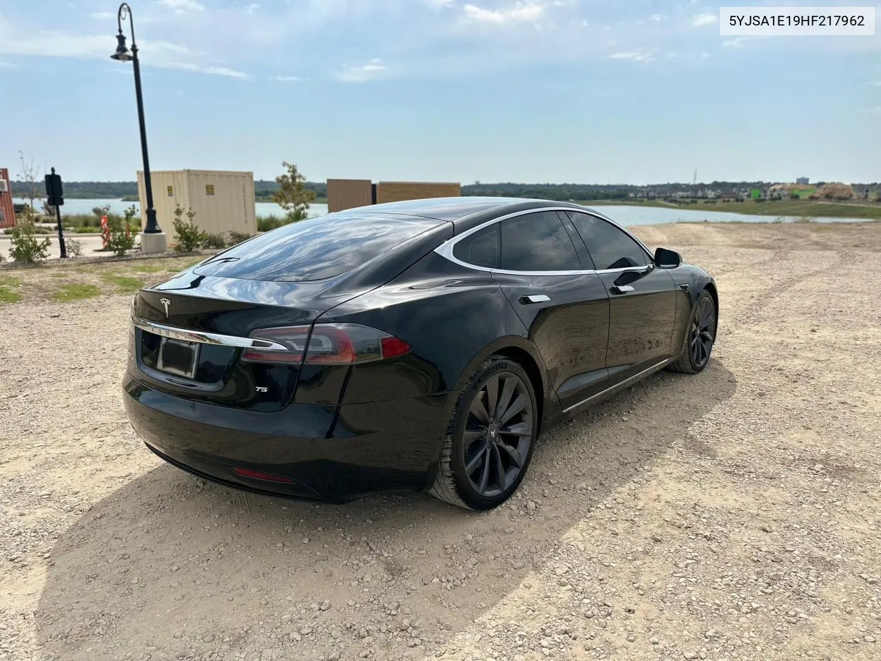 2017 Tesla Model S VIN: 5YJSA1E19HF217962 Lot: 76070174