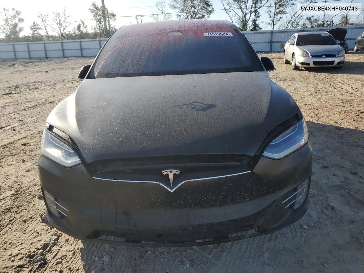 2017 Tesla Model X VIN: 5YJXCBE4XHF040743 Lot: 74010904