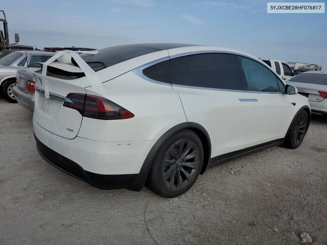 2017 Tesla Model X VIN: 5YJXCBE28HF076817 Lot: 74389714