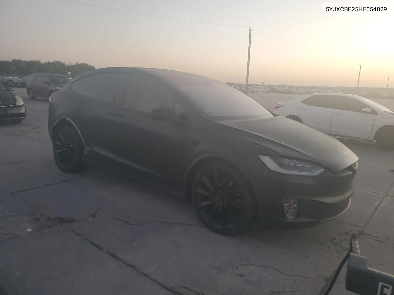 2017 Tesla Model X VIN: 5YJXCBE25HF054029 Lot: 76792454