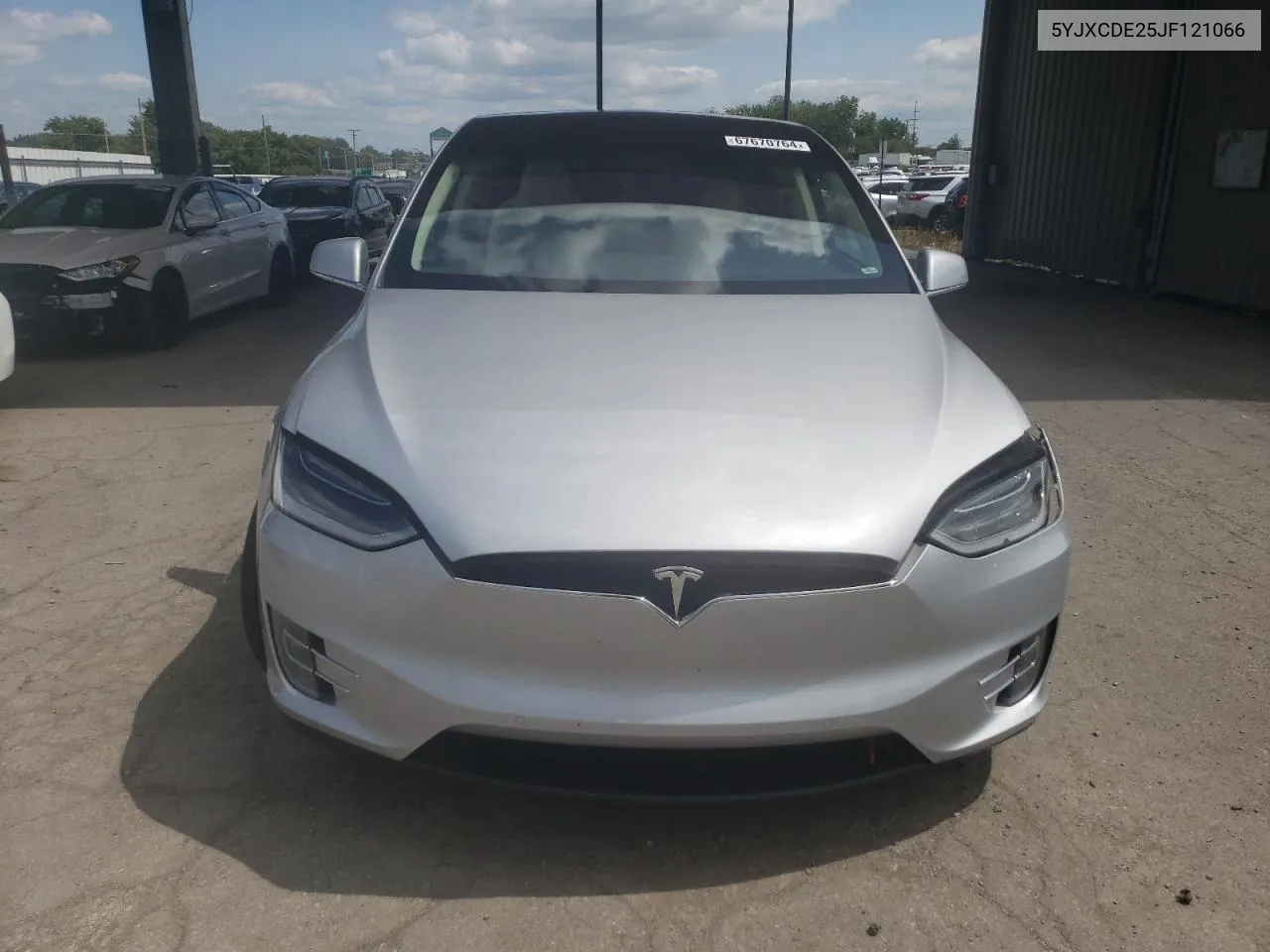 2018 Tesla Model X VIN: 5YJXCDE25JF121066 Lot: 67670764