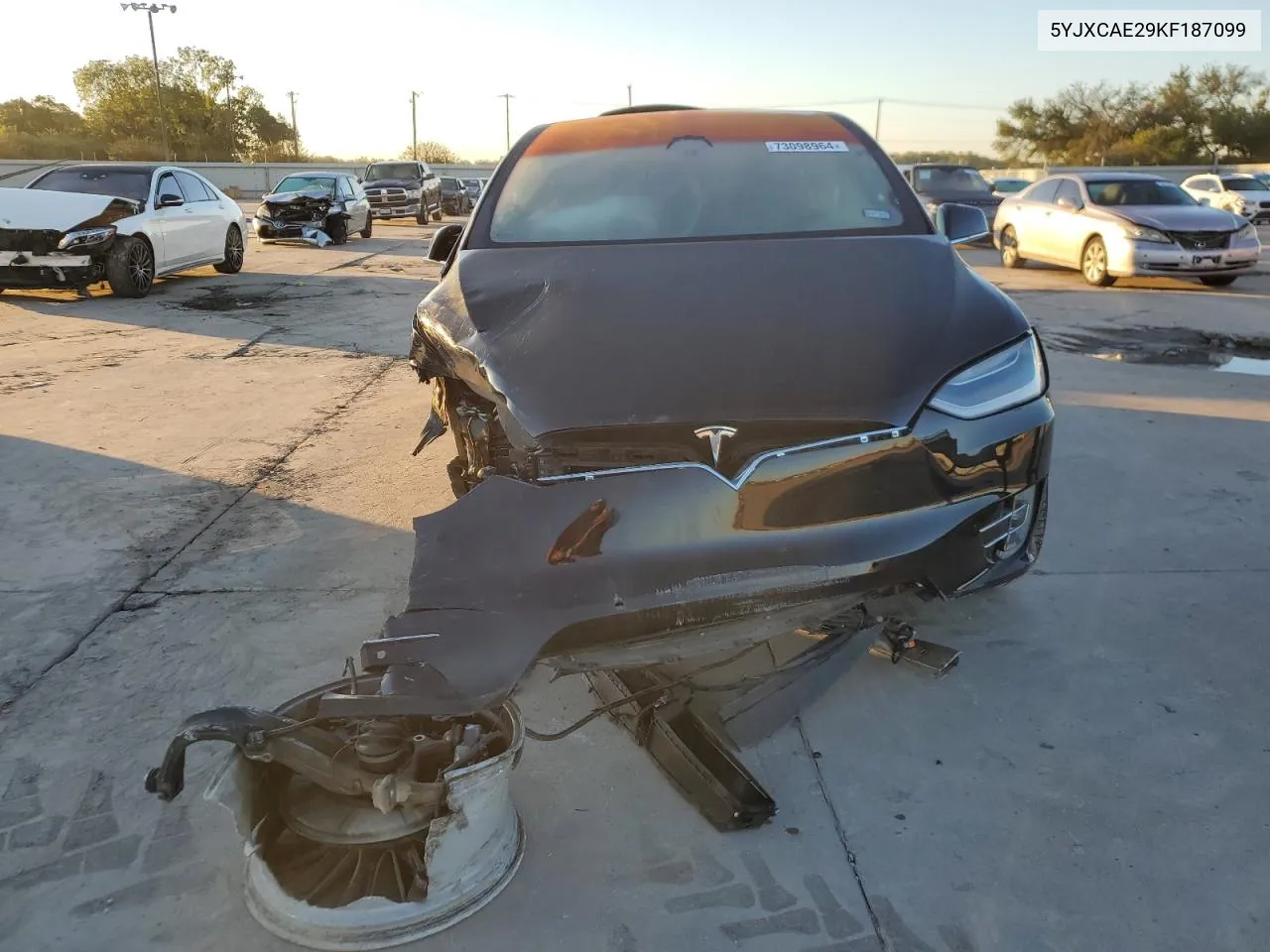 5YJXCAE29KF187099 2019 Tesla Model X