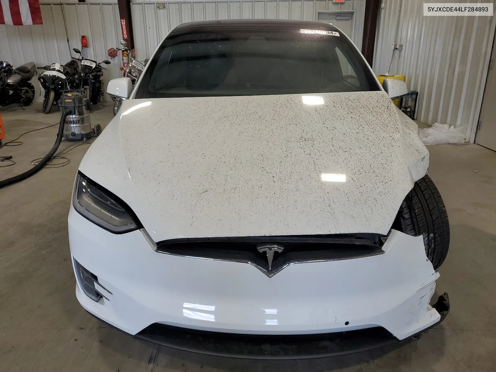 2020 Tesla Model X VIN: 5YJXCDE44LF284893 Lot: 68240504