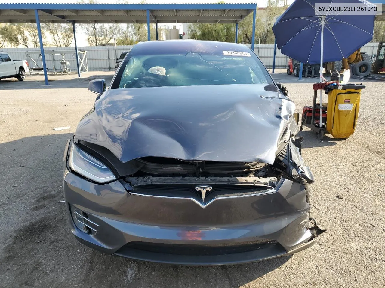 2020 Tesla Model X VIN: 5YJXCBE23LF261043 Lot: 70888894