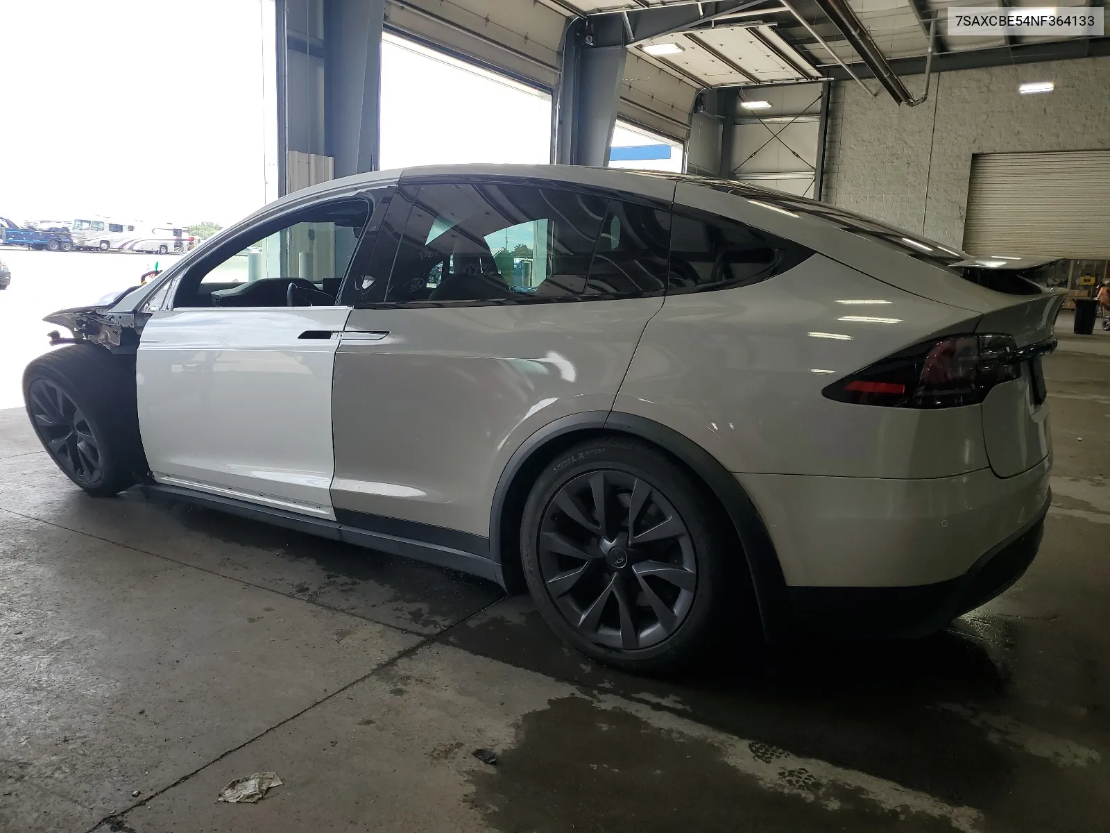 2022 Tesla Model X VIN: 7SAXCBE54NF364133 Lot: 66190724