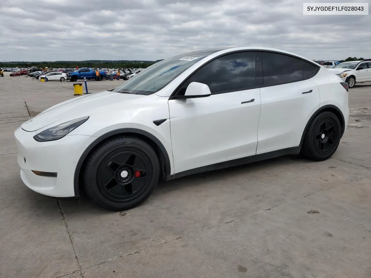 5YJYGDEF1LF028043 2020 Tesla Model Y