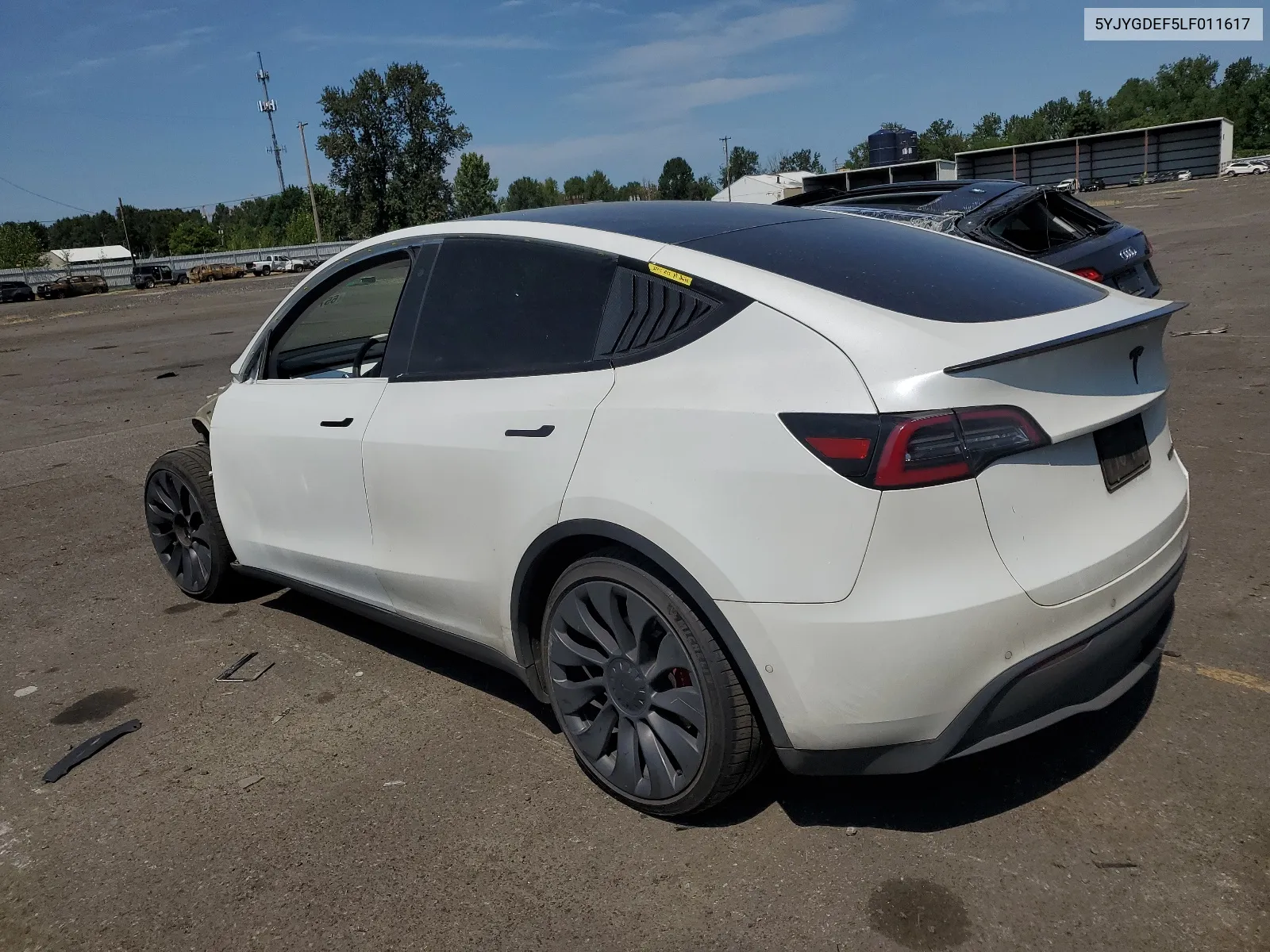 2020 Tesla Model Y VIN: 5YJYGDEF5LF011617 Lot: 65786704