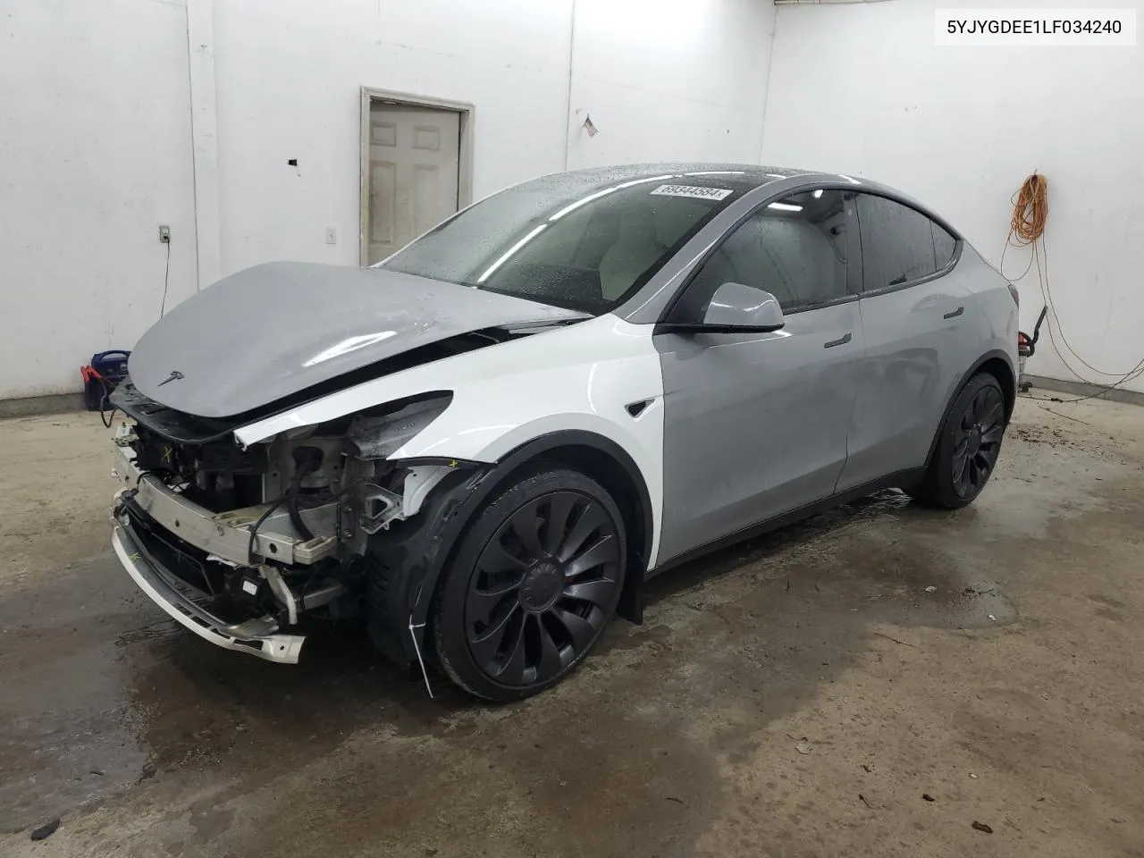 2020 Tesla Model Y VIN: 5YJYGDEE1LF034240 Lot: 69344584