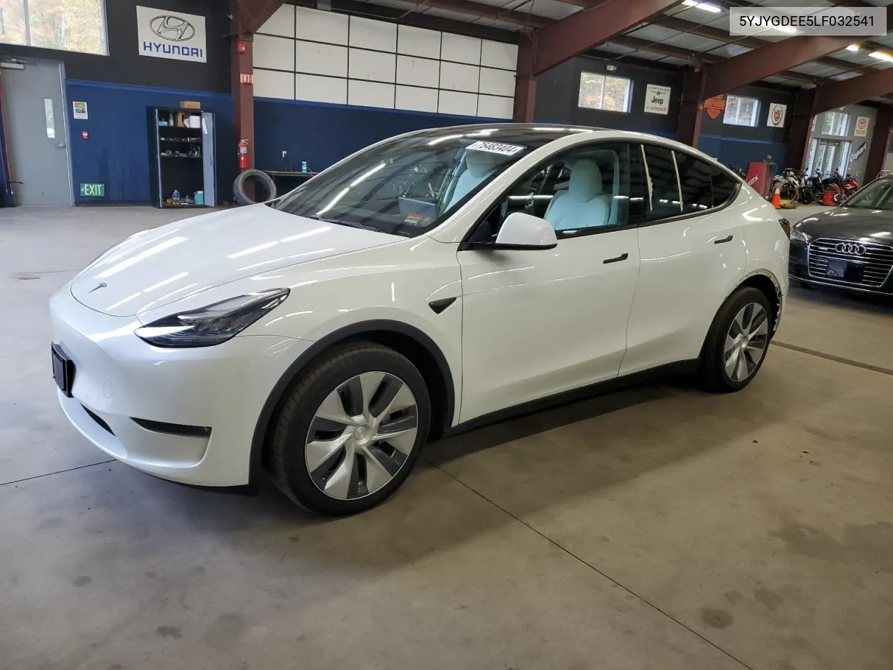 2020 Tesla Model Y VIN: 5YJYGDEE5LF032541 Lot: 75483404