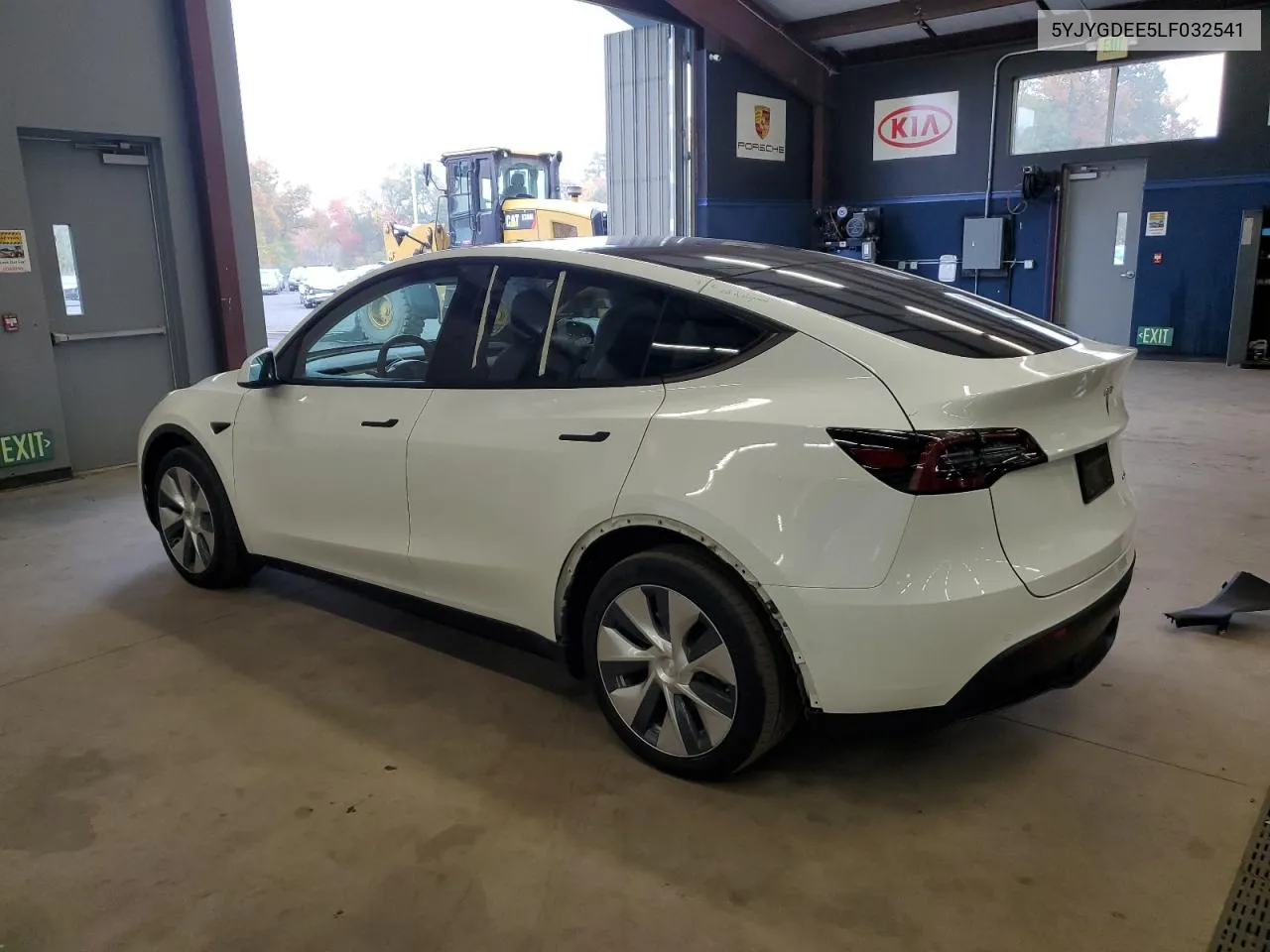 2020 Tesla Model Y VIN: 5YJYGDEE5LF032541 Lot: 75483404