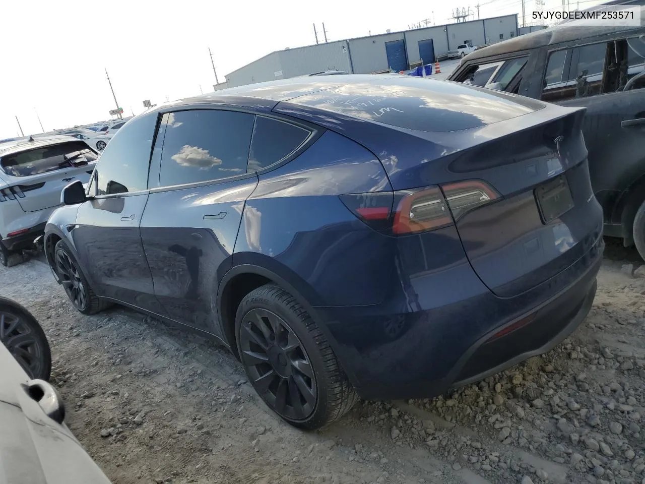 2021 Tesla Model Y VIN: 5YJYGDEEXMF253571 Lot: 60656114