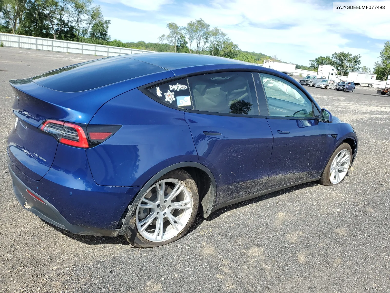 2021 Tesla Model Y VIN: 5YJYGDEE0MF077498 Lot: 60782004