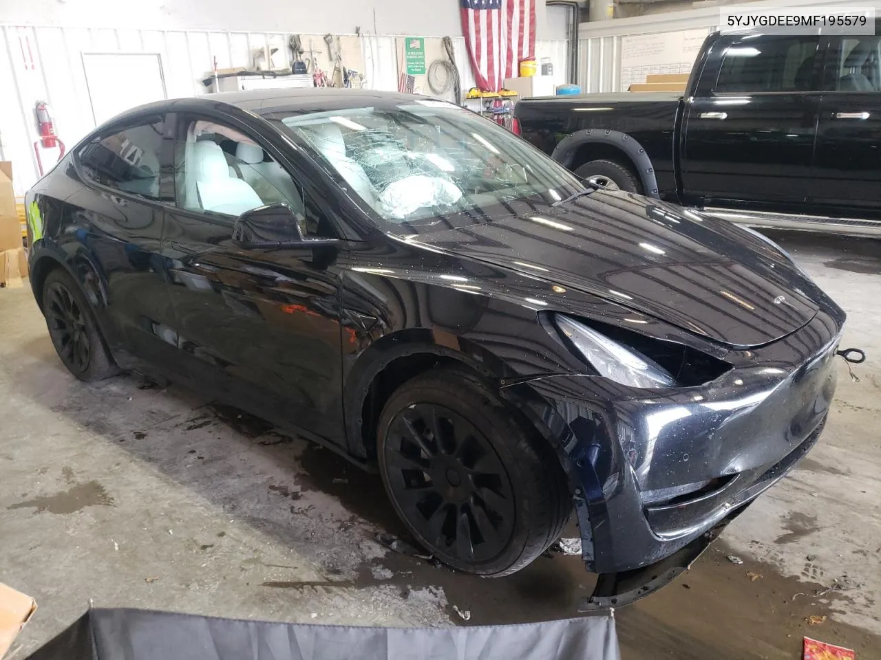 5YJYGDEE9MF195579 2021 Tesla Model Y