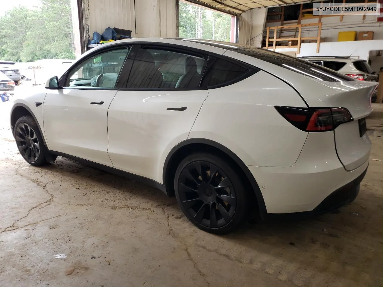 2021 Tesla Model Y VIN: 5YJYGDEE5MF092949 Lot: 68722924