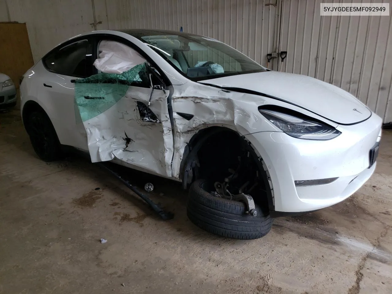 2021 Tesla Model Y VIN: 5YJYGDEE5MF092949 Lot: 68722924