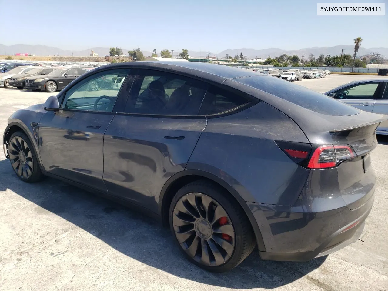 2021 Tesla Model Y VIN: 5YJYGDEF0MF098411 Lot: 68759134