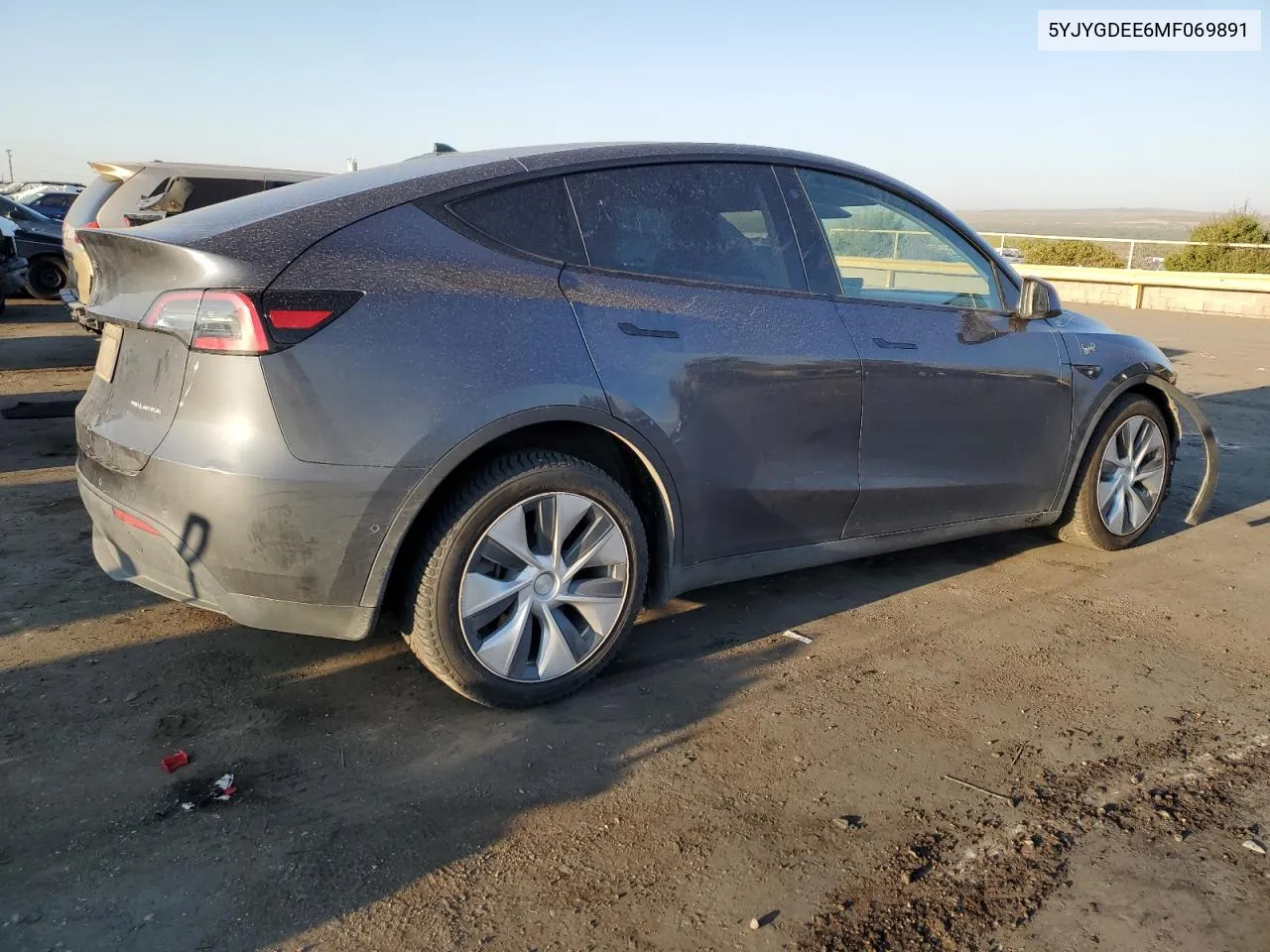 5YJYGDEE6MF069891 2021 Tesla Model Y