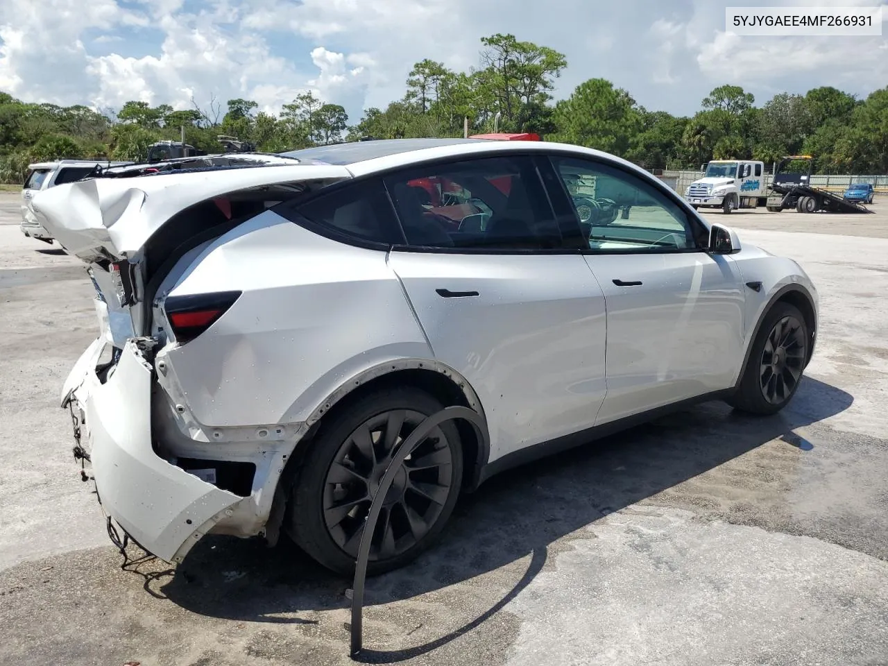 5YJYGAEE4MF266931 2021 Tesla Model Y