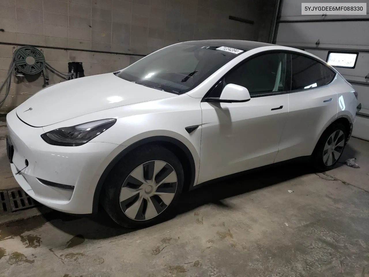 2021 Tesla Model Y VIN: 5YJYGDEE6MF088330 Lot: 71234394