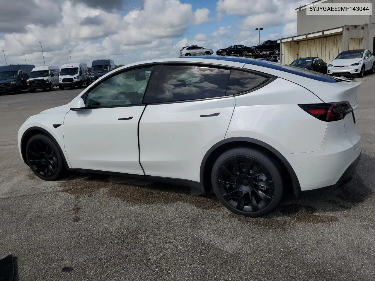 2021 Tesla Model Y VIN: 5YJYGAEE9MF143044 Lot: 73822554