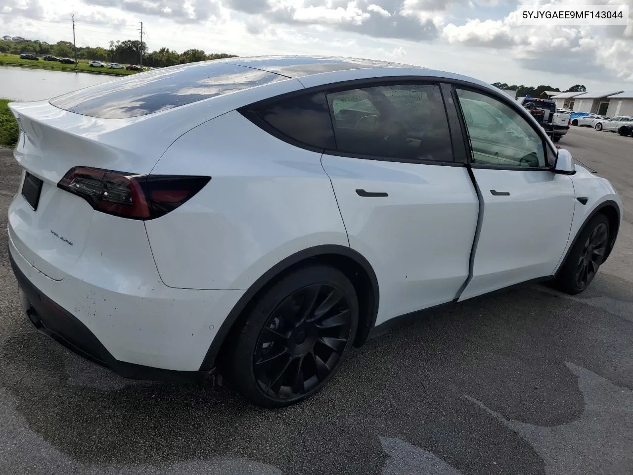 2021 Tesla Model Y VIN: 5YJYGAEE9MF143044 Lot: 73822554