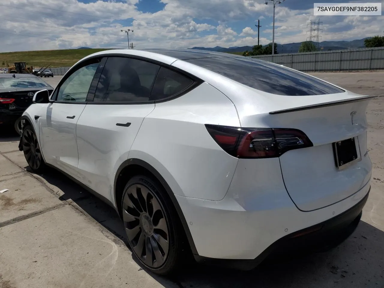 7SAYGDEF9NF382205 2022 Tesla Model Y