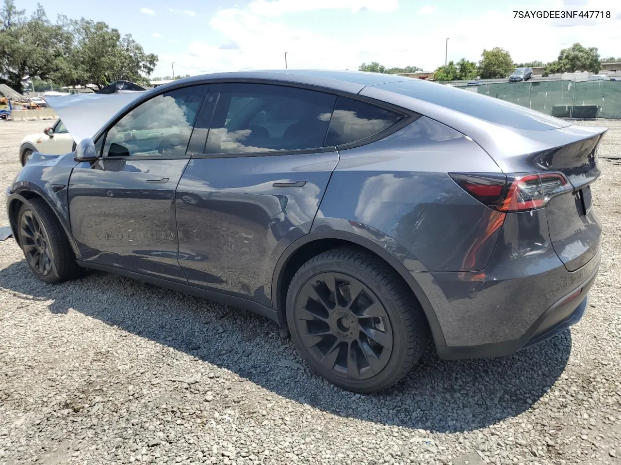 7SAYGDEE3NF447718 2022 Tesla Model Y