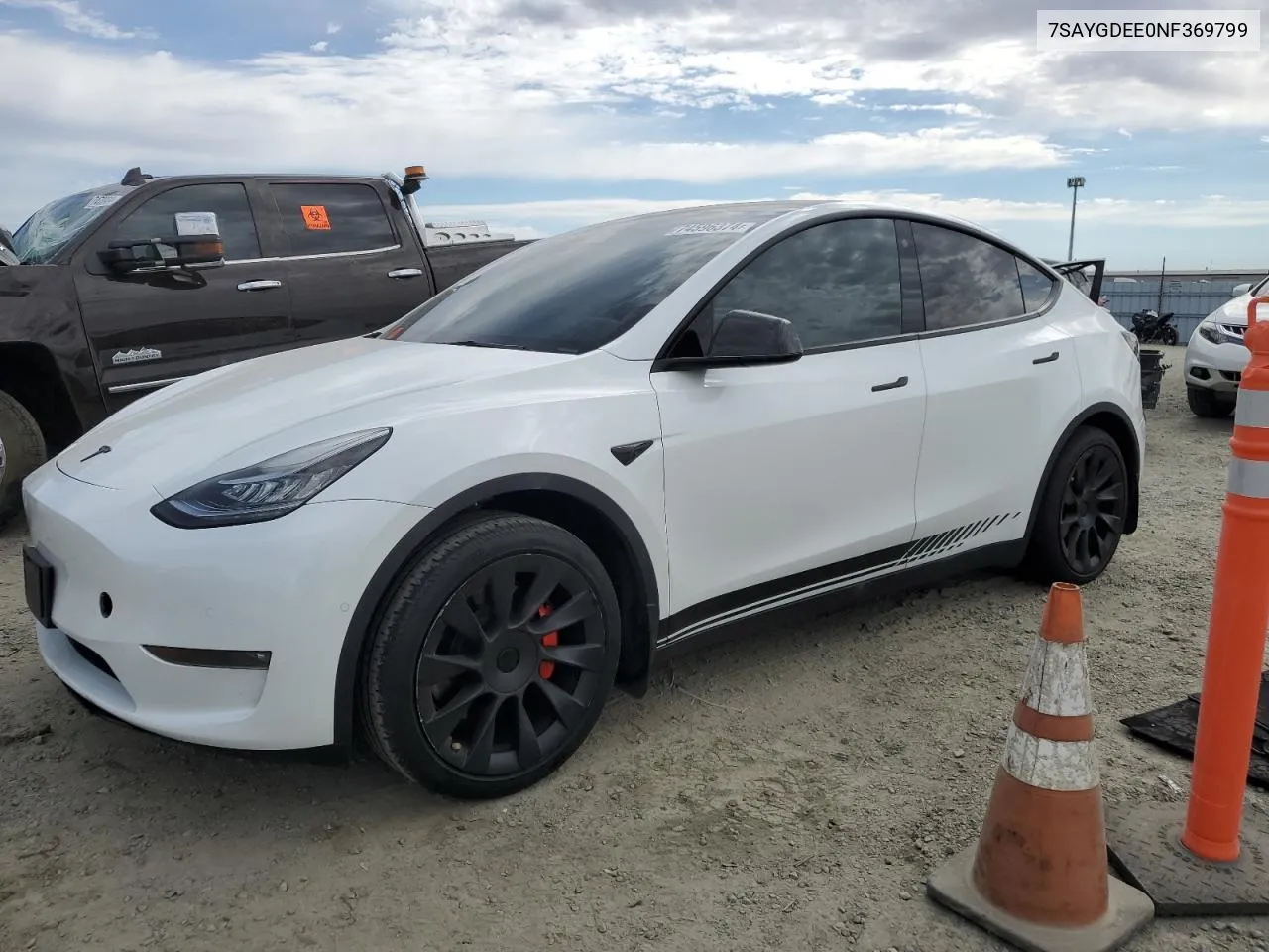 2022 Tesla Model Y VIN: 7SAYGDEE0NF369799 Lot: 74596374