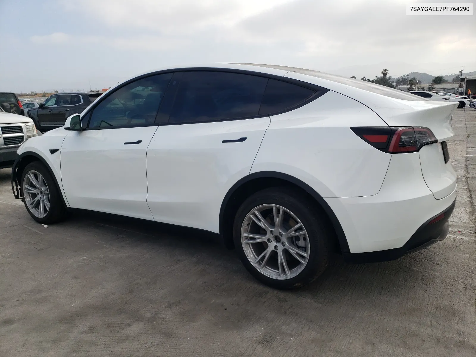 7SAYGAEE7PF764290 2023 Tesla Model Y