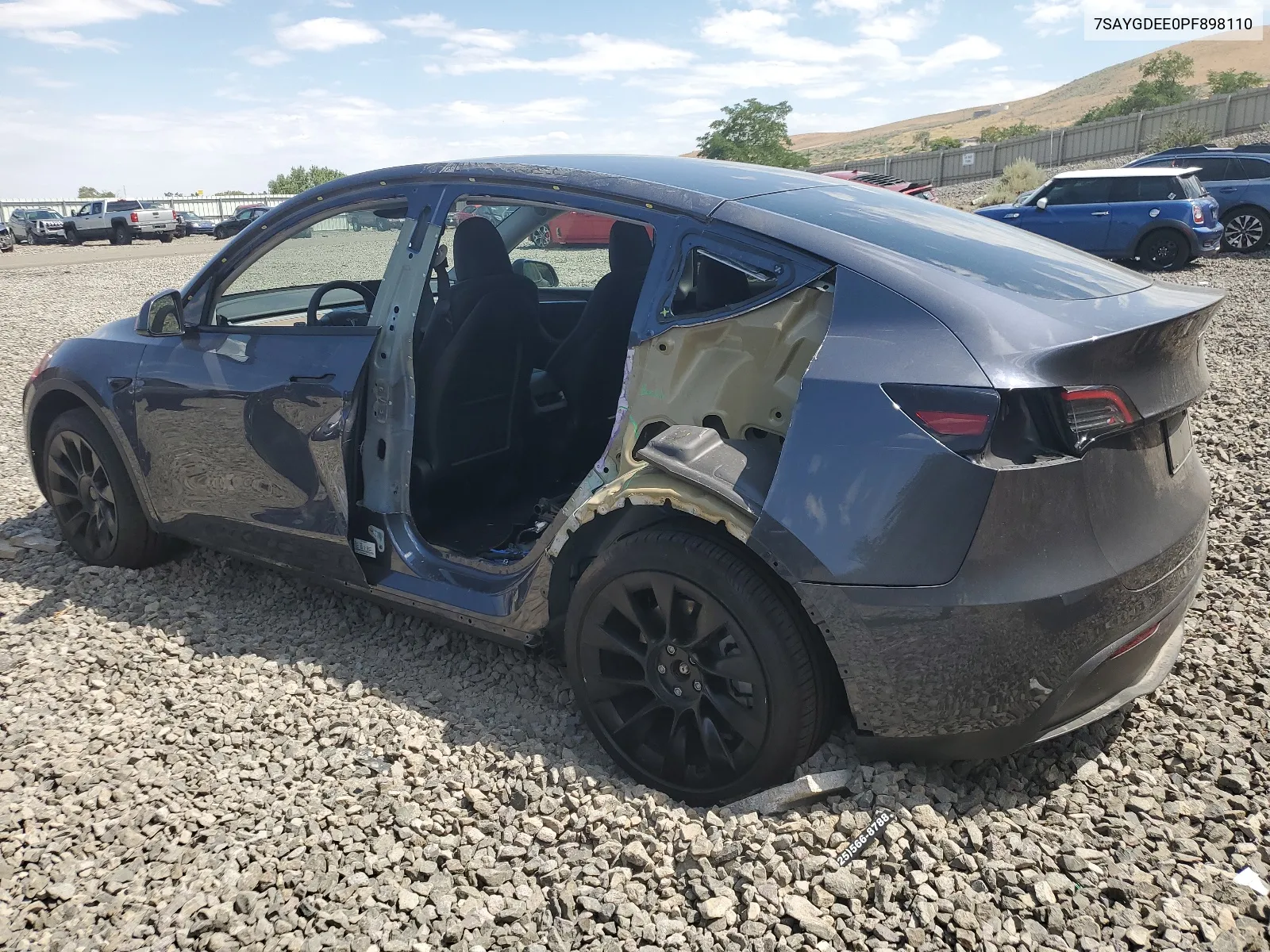 7SAYGDEE0PF898110 2023 Tesla Model Y