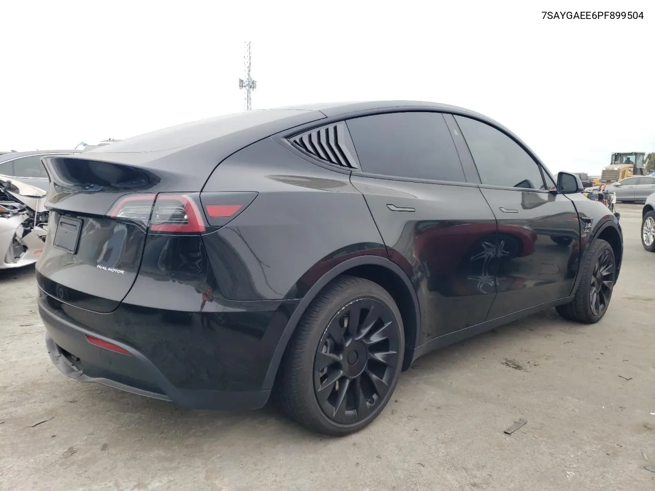 7SAYGAEE6PF899504 2023 Tesla Model Y