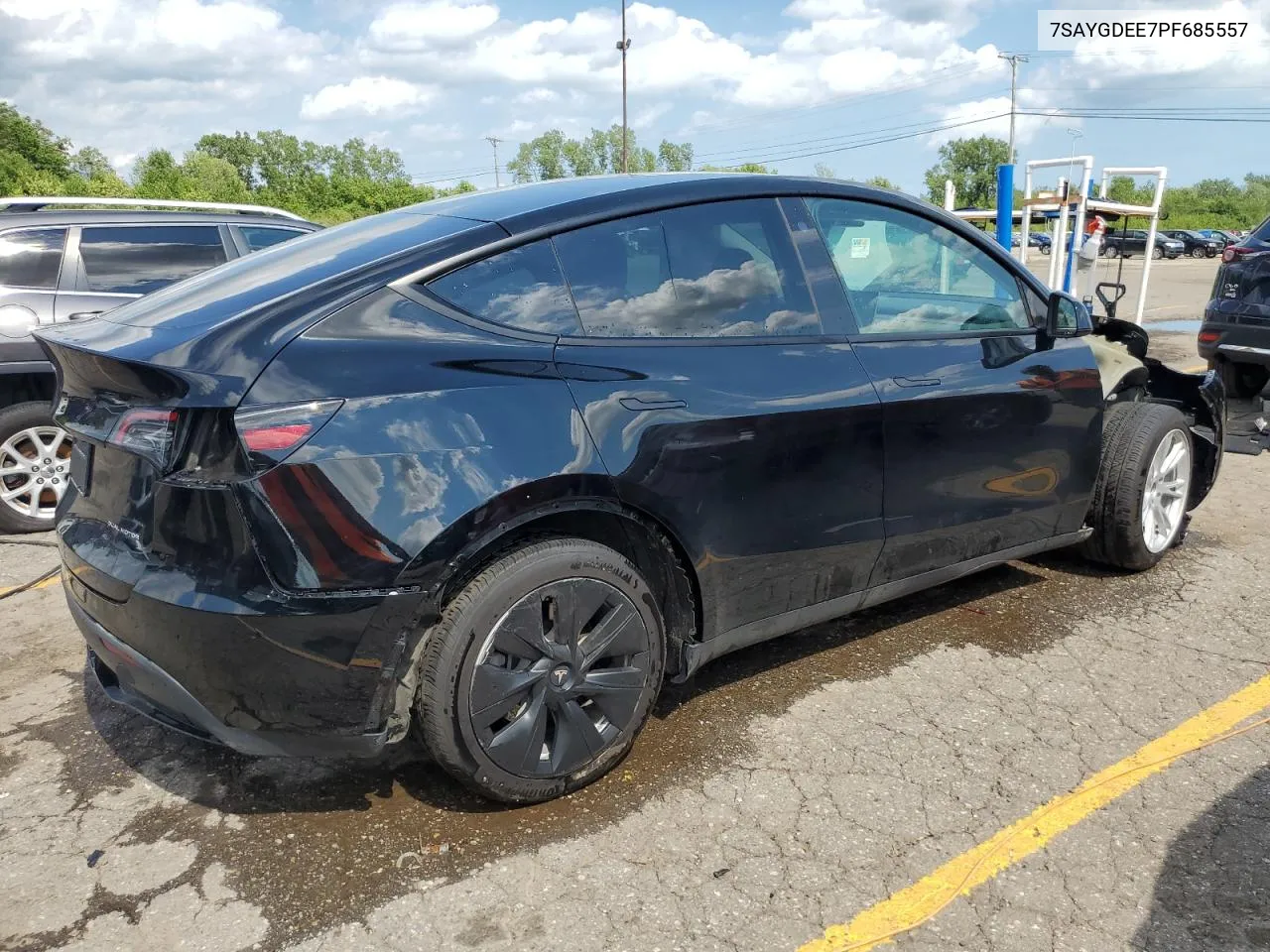 7SAYGDEE7PF685557 2023 Tesla Model Y