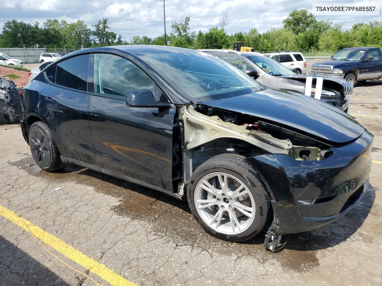 7SAYGDEE7PF685557 2023 Tesla Model Y