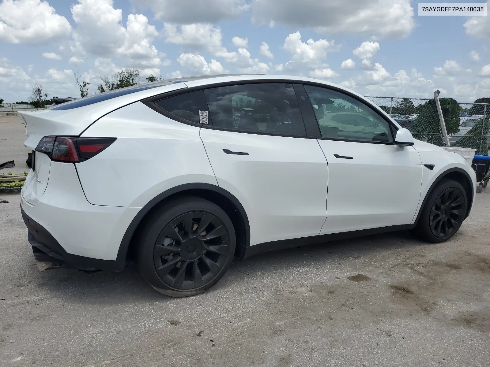 7SAYGDEE7PA140035 2023 Tesla Model Y