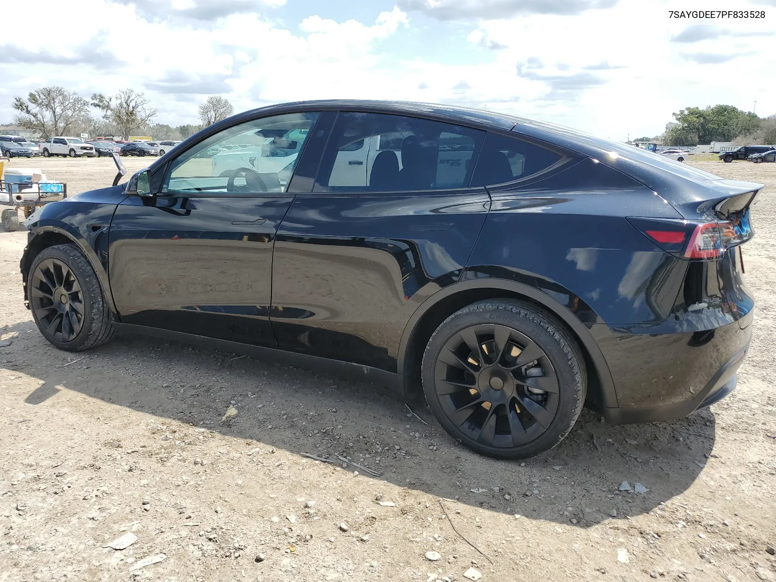 7SAYGDEE7PF833528 2023 Tesla Model Y