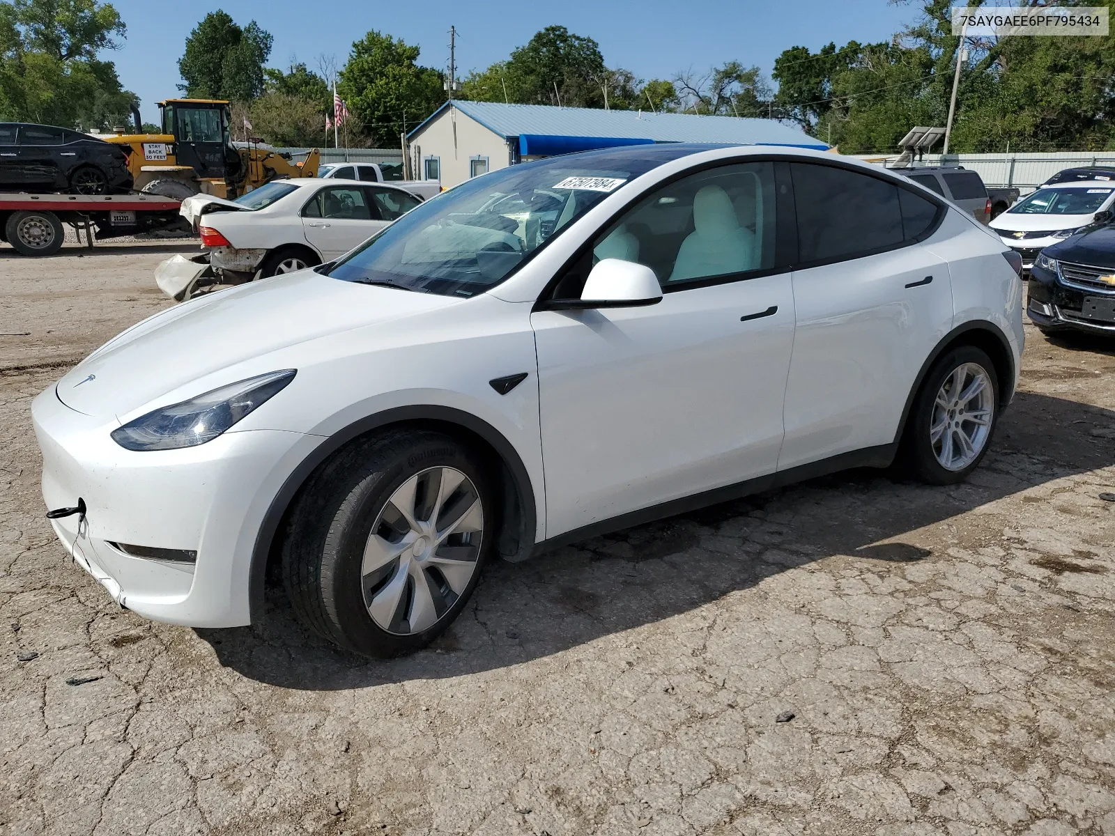 7SAYGAEE6PF795434 2023 Tesla Model Y