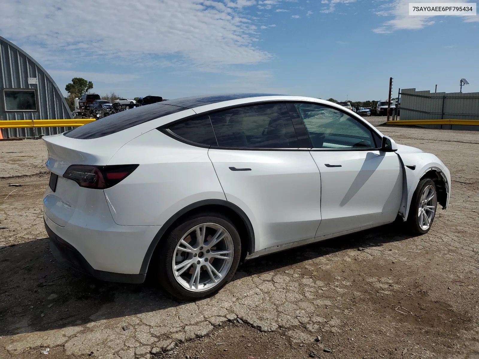 7SAYGAEE6PF795434 2023 Tesla Model Y