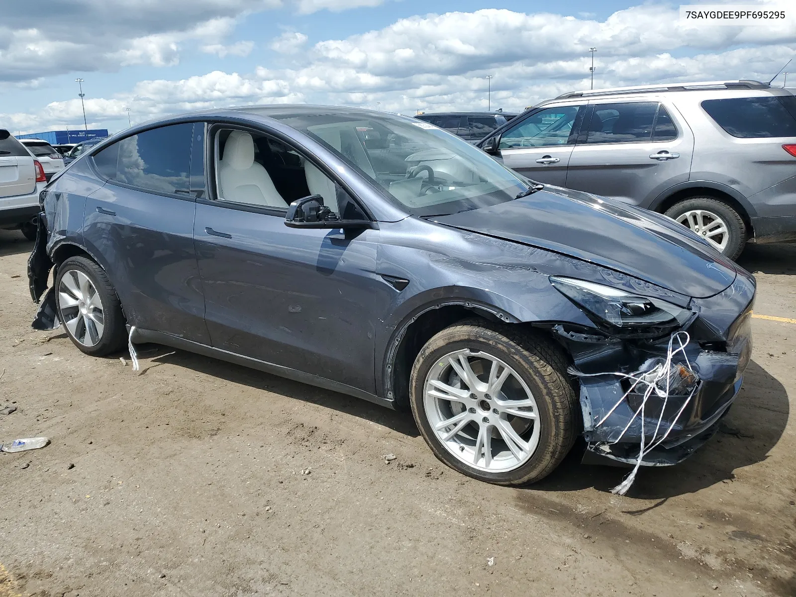 7SAYGDEE9PF695295 2023 Tesla Model Y