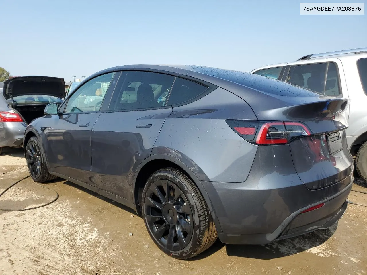 7SAYGDEE7PA203876 2023 Tesla Model Y