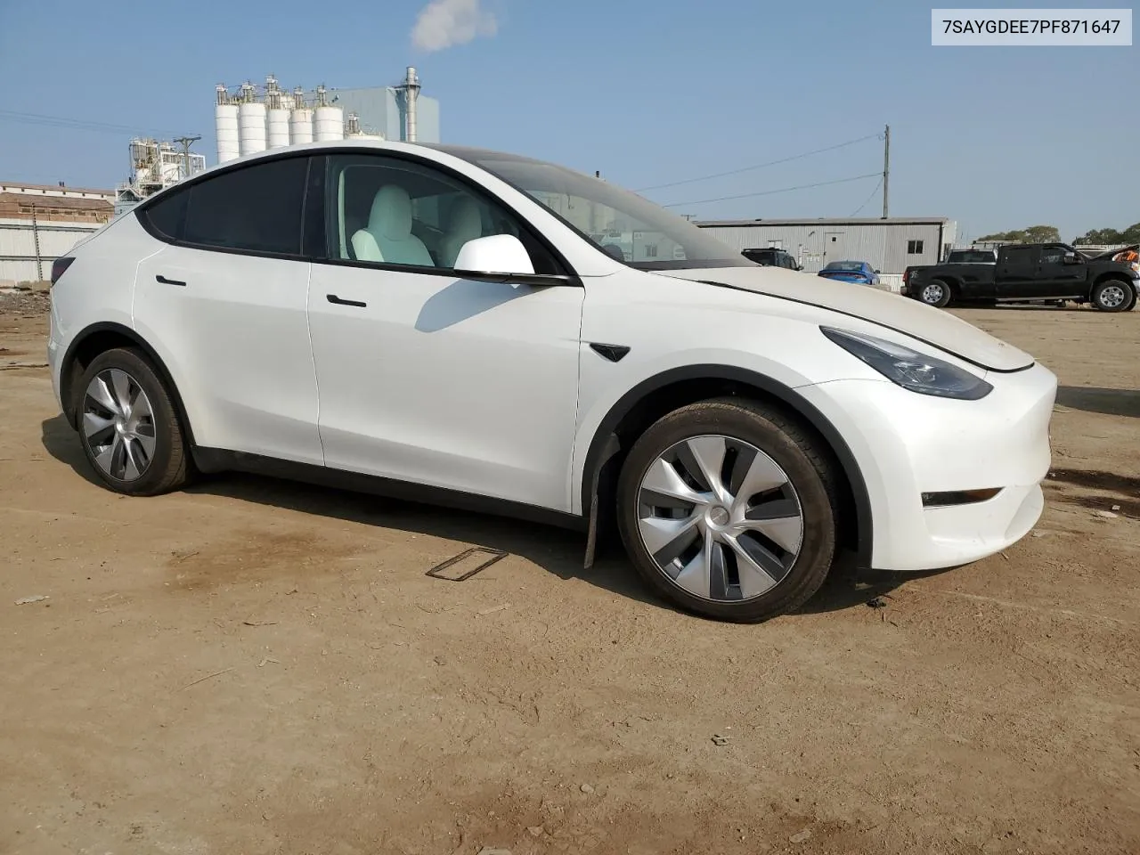 2023 Tesla Model Y VIN: 7SAYGDEE7PF871647 Lot: 69844794