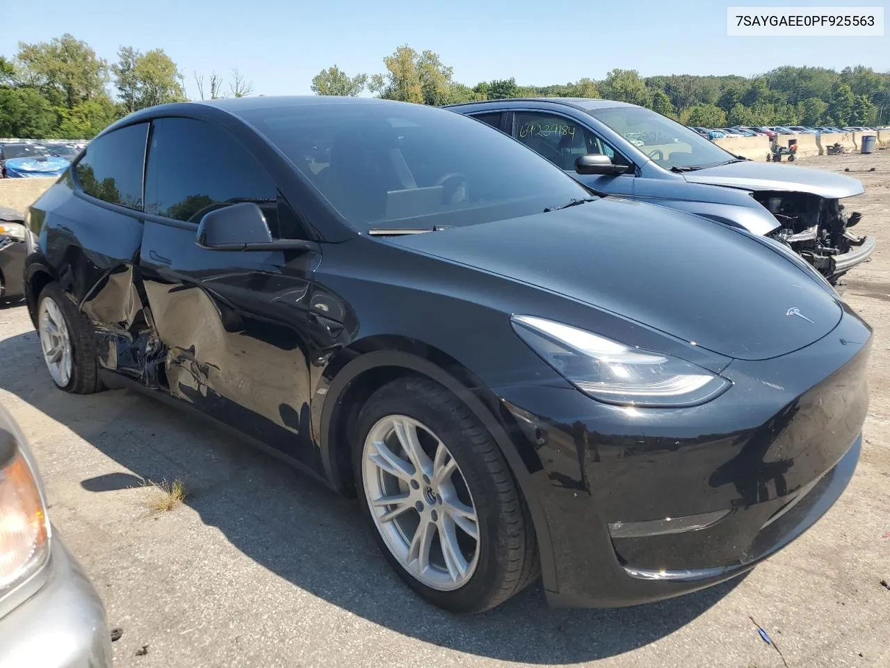 7SAYGAEE0PF925563 2023 Tesla Model Y