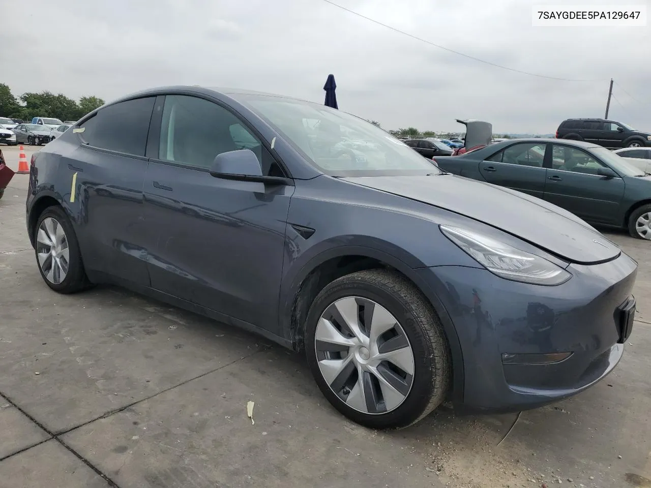 7SAYGDEE5PA129647 2023 Tesla Model Y