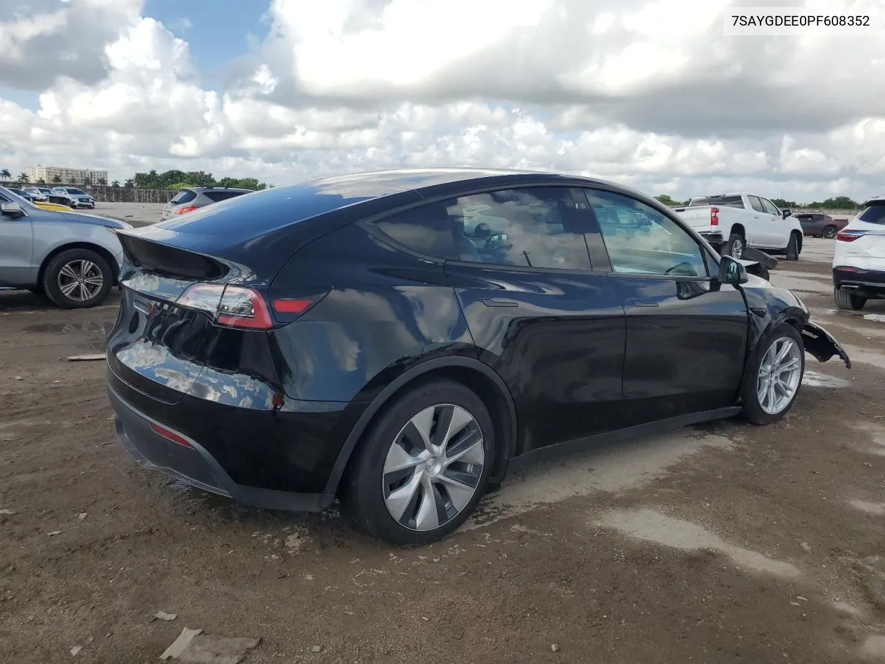 7SAYGDEE0PF608352 2023 Tesla Model Y