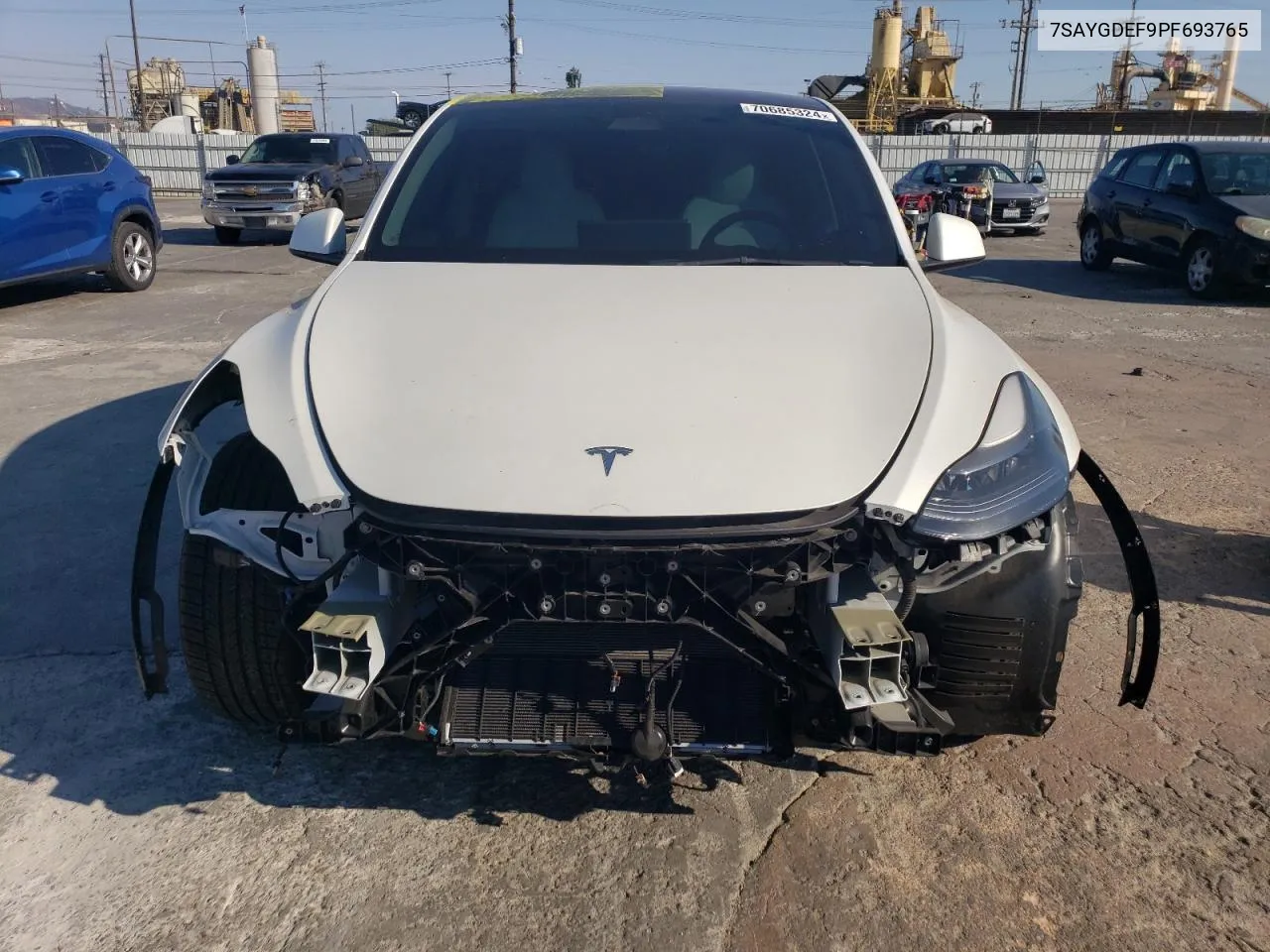 2023 Tesla Model Y VIN: 7SAYGDEF9PF693765 Lot: 70685324