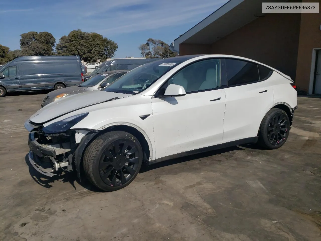 7SAYGDEE6PF696873 2023 Tesla Model Y